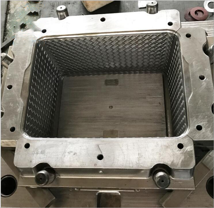 儲(chǔ)物箱模具及產(chǎn)品